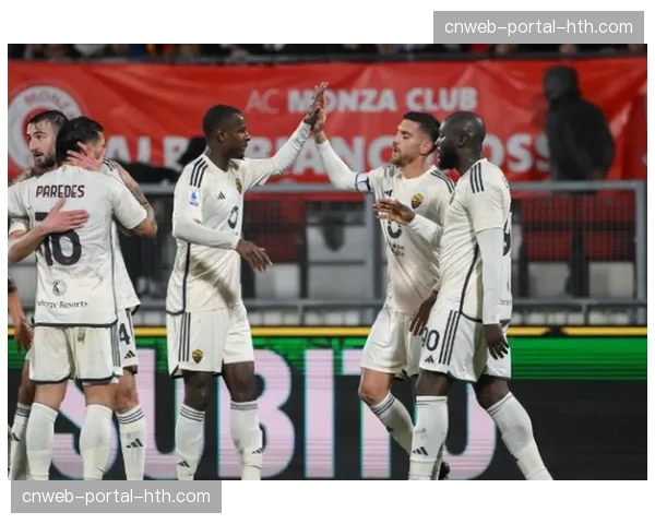 穆里尼奥现身蒙扎主场，考察对手反击战术